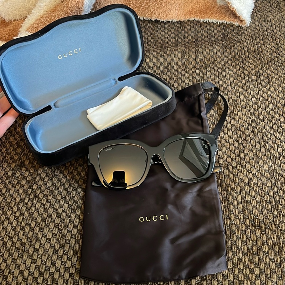 Authentic Gucci Plastique Sunglasses
